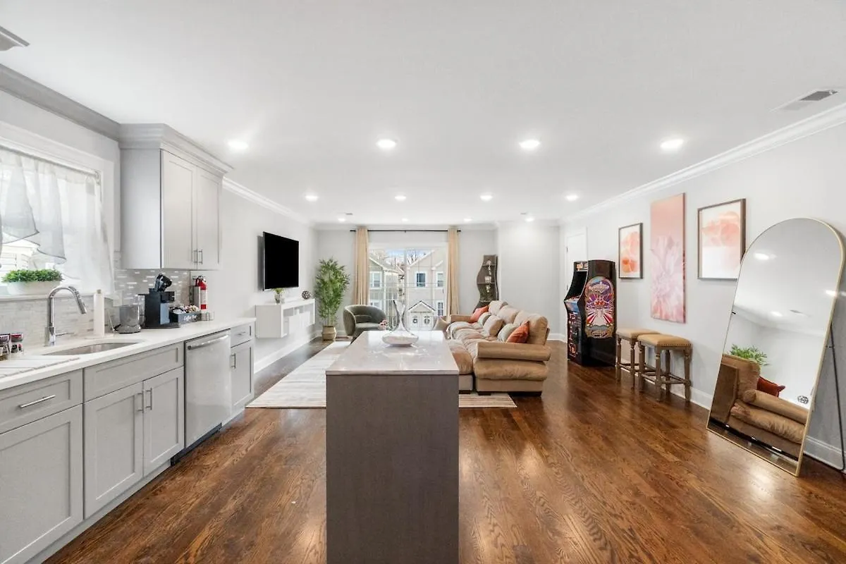 Orange Oasis Apartment East Orange