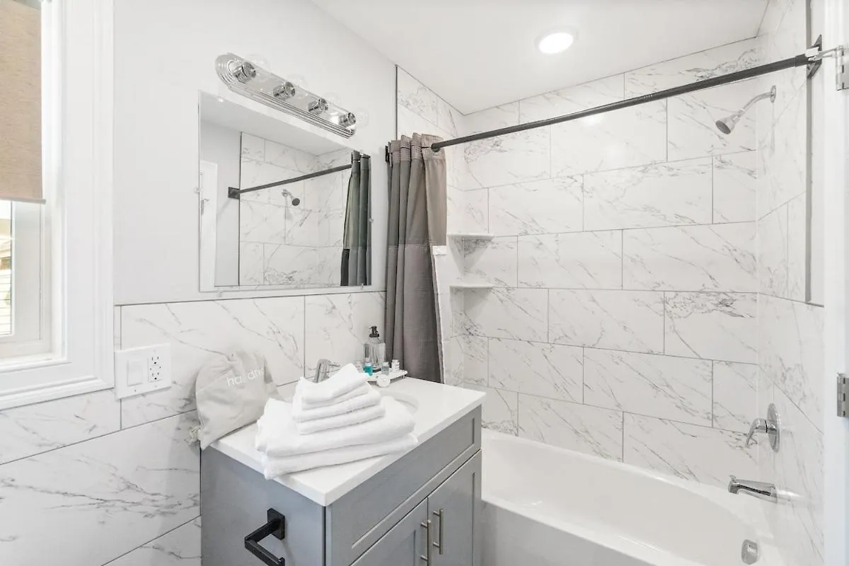 Orange Oasis Apartment East Orange