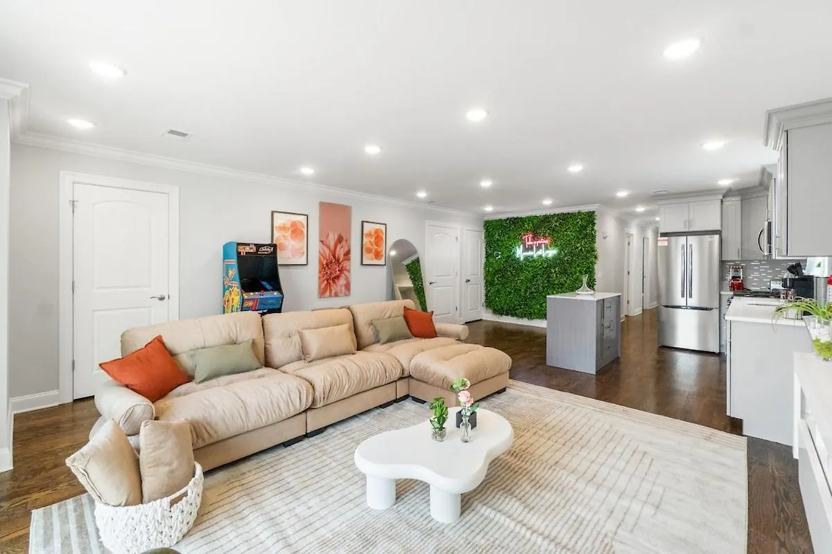 Orange Oasis Apartment East Orange