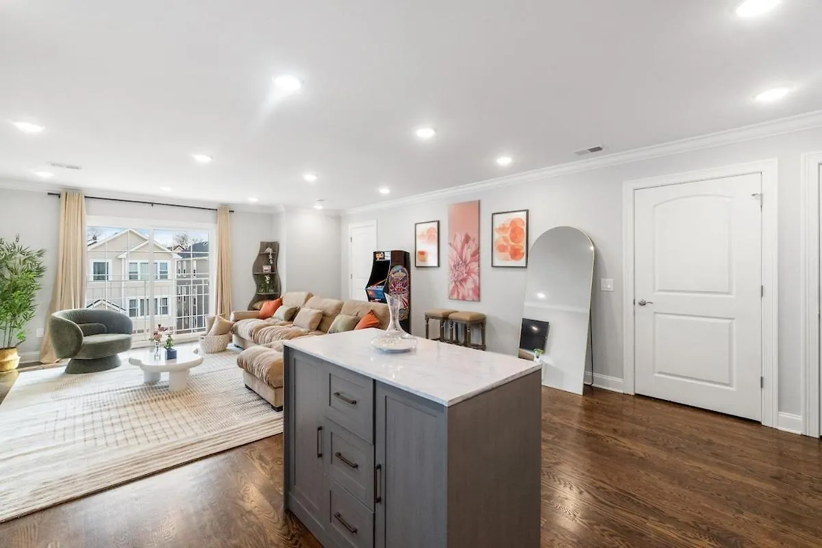 Orange Oasis Apartment East Orange