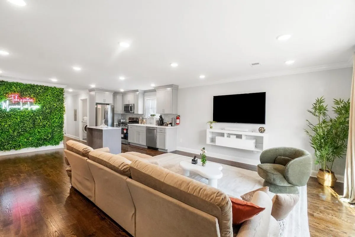 Orange Oasis Apartment East Orange