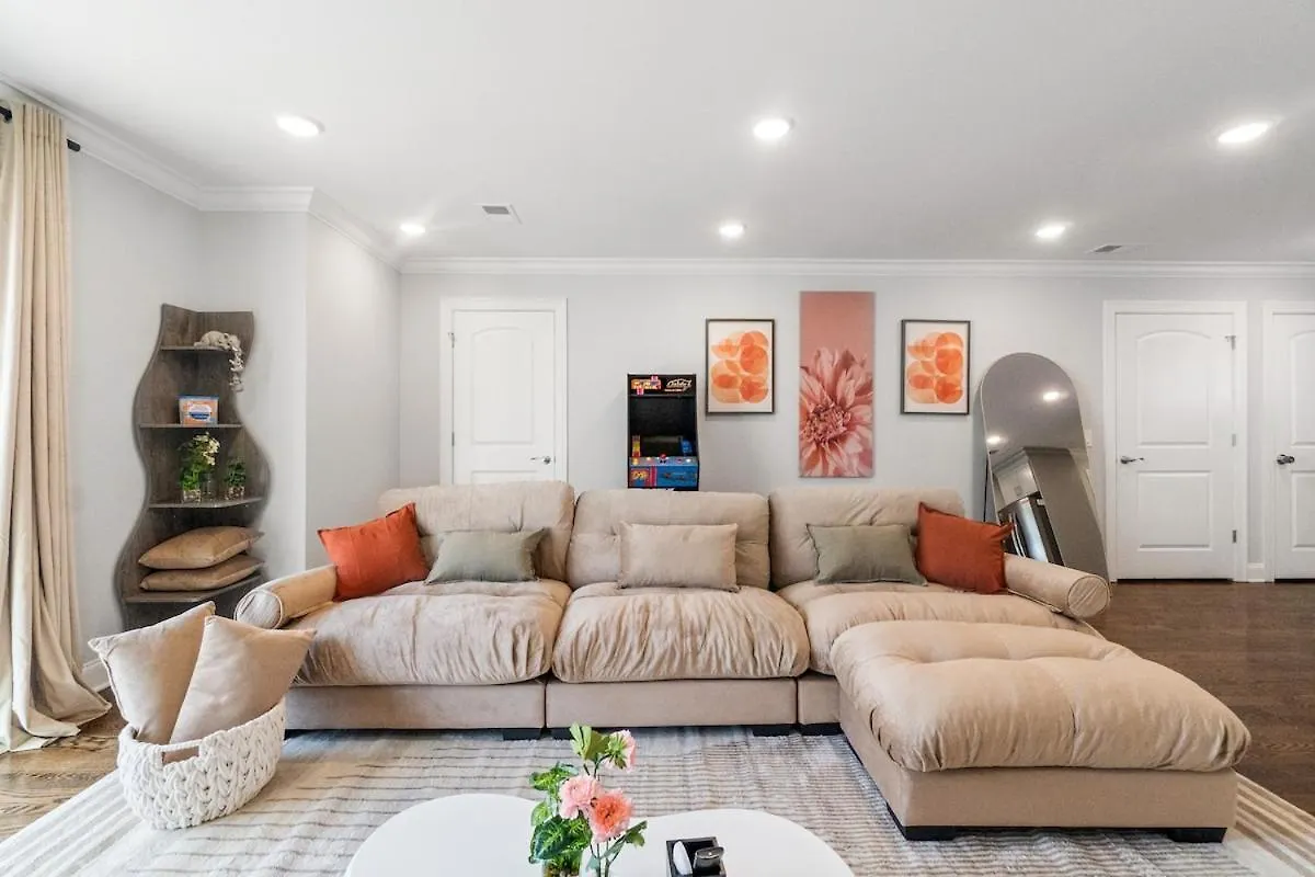Orange Oasis Apartment East Orange