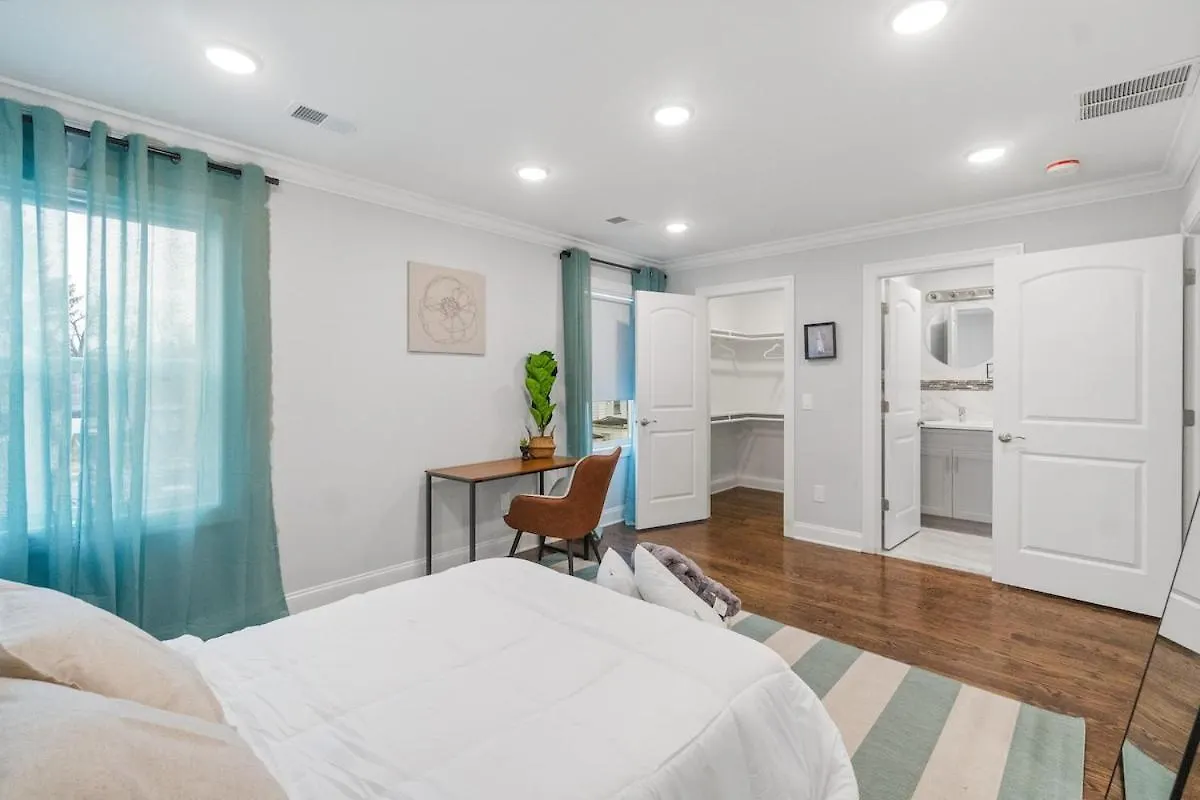 Orange Oasis Apartment East Orange